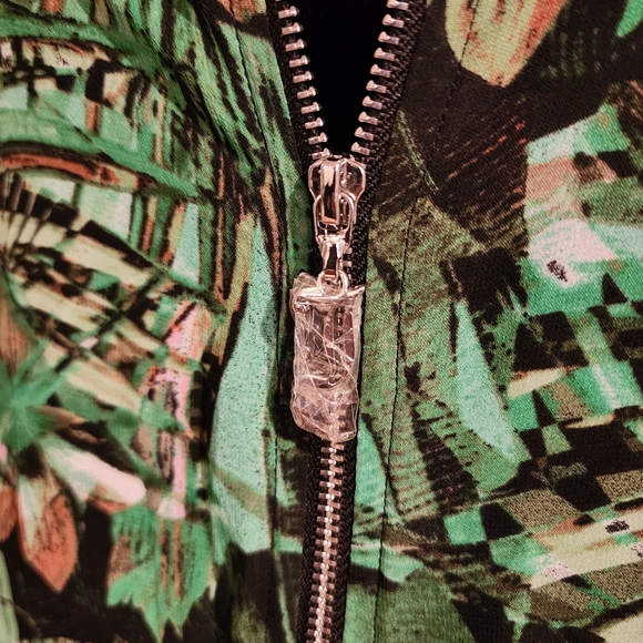 Nwot Juicy Couture Chiffon Bomber Jacket, Jungle Print, size XL - Picture 8 of 10